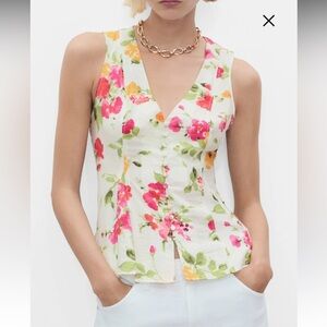 Multicolor floral on white blouse sleeveless tank button Mango like new